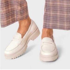 EUC, Portland Leather Patina Zoe Chunky Loafer,
Bone White, Size 8